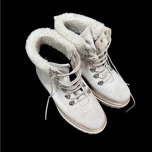 Fabianelli Women’s Alabaster White Lace-up Snow Hiking boots. EUC